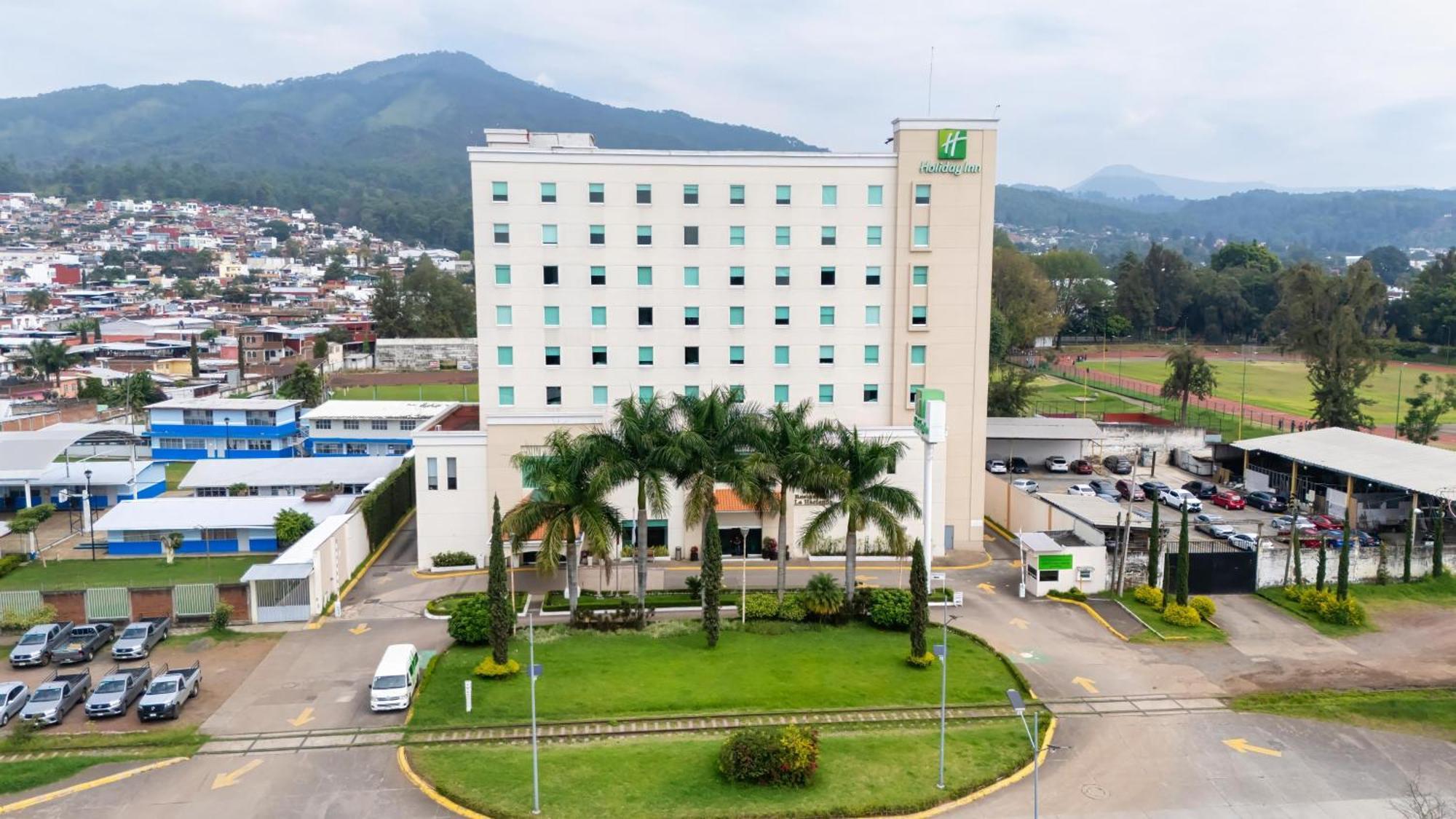 Holiday Inn Uruapan By Ihg Exterior photo