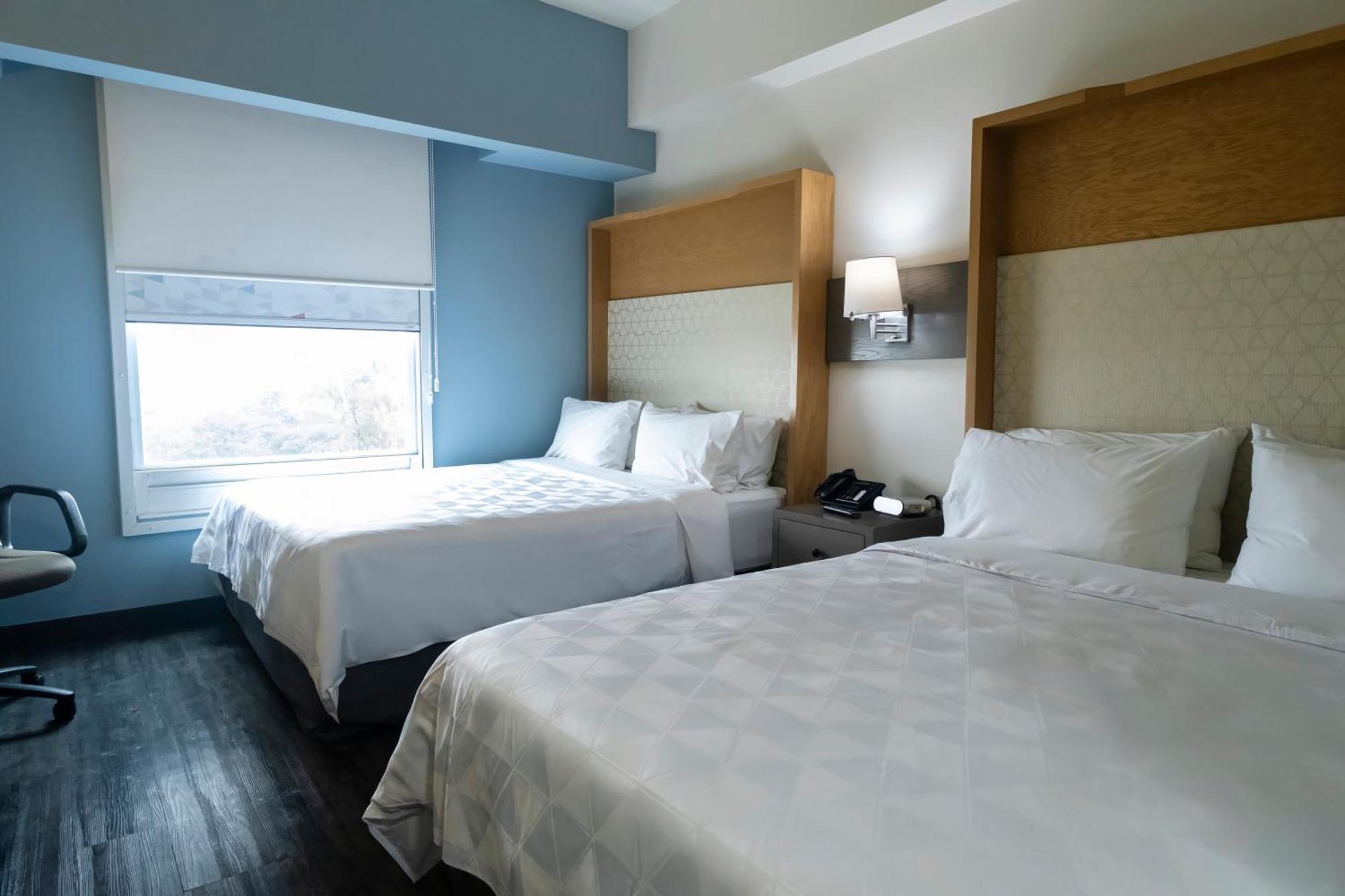 Holiday Inn Uruapan By Ihg Exterior photo