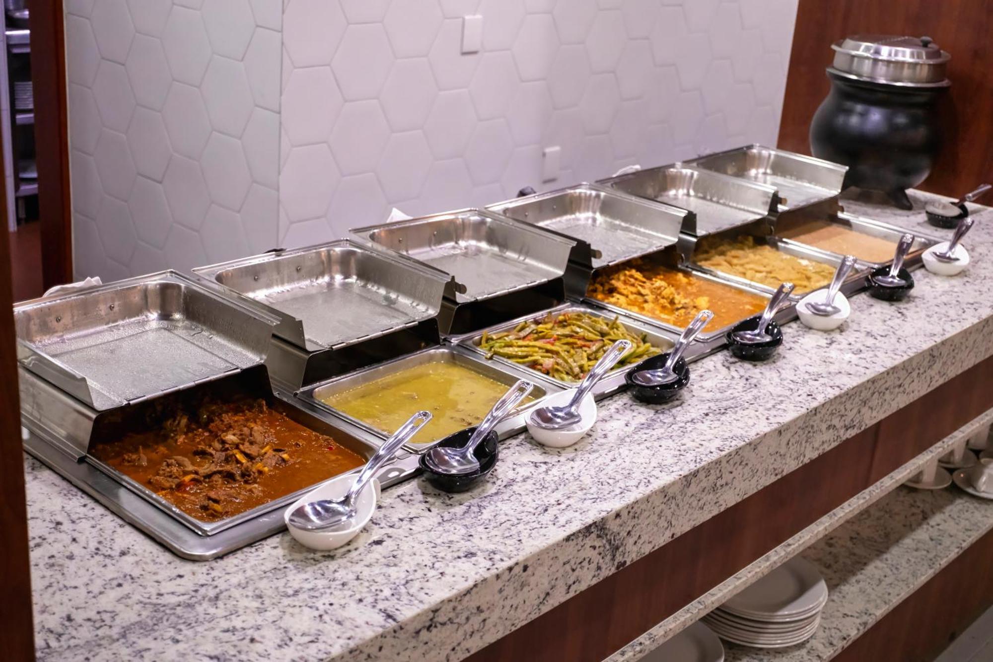 Holiday Inn Uruapan By Ihg Exterior photo