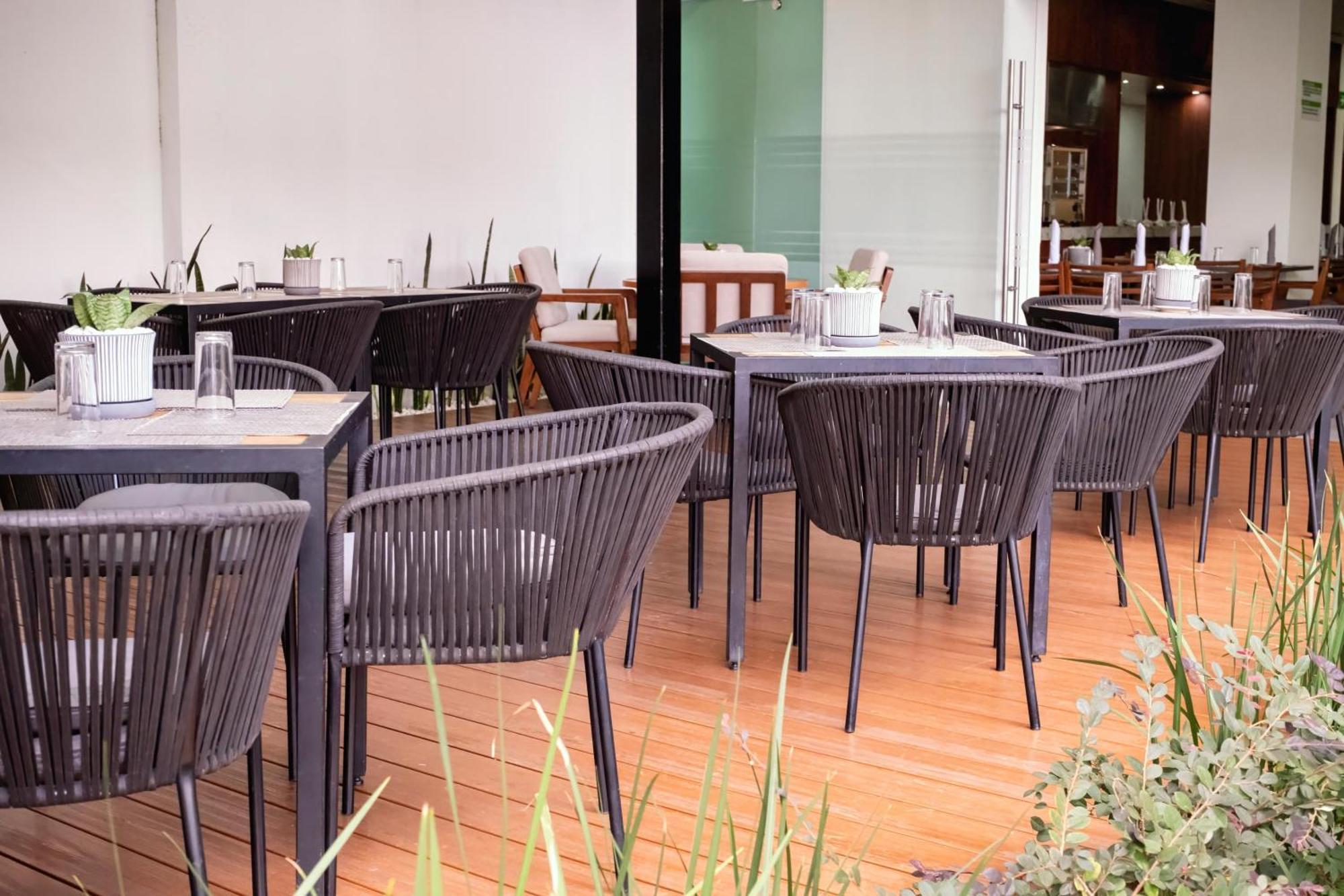 Holiday Inn Uruapan By Ihg Exterior photo